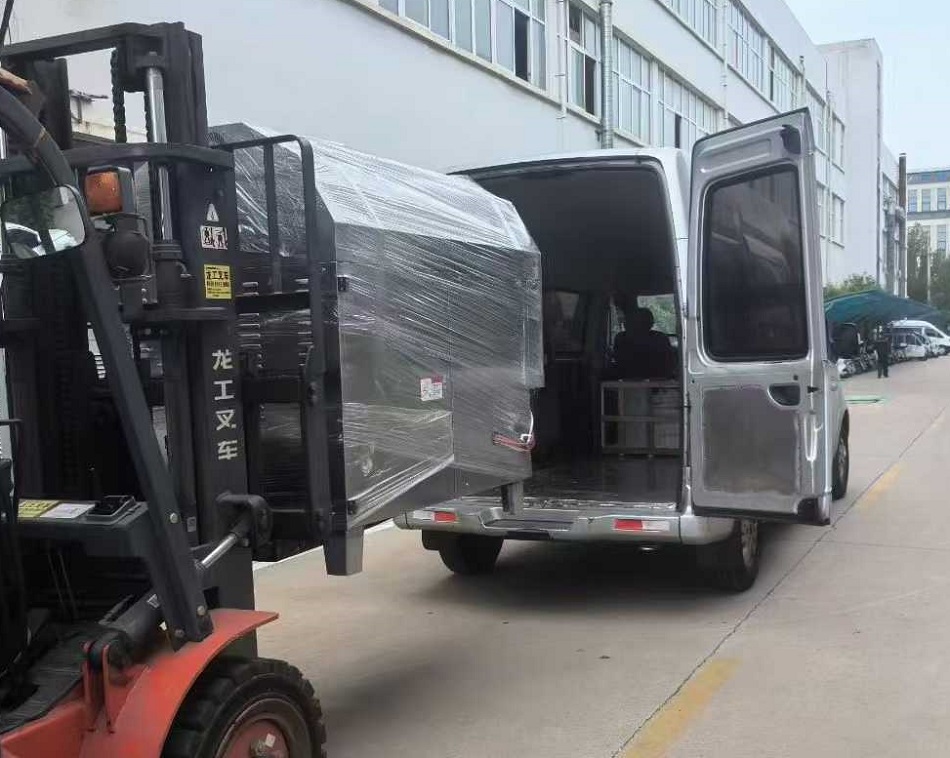 客戶來廠提貨中型多功能電磁炒貨機一臺